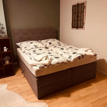 Gemuetliche Dachgeschosswohnung Апартаменты Хильдесхайм