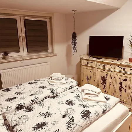 Gemuetliche Dachgeschosswohnung Апартаменты