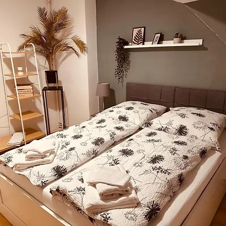 Gemuetliche Dachgeschosswohnung * Hildesheim