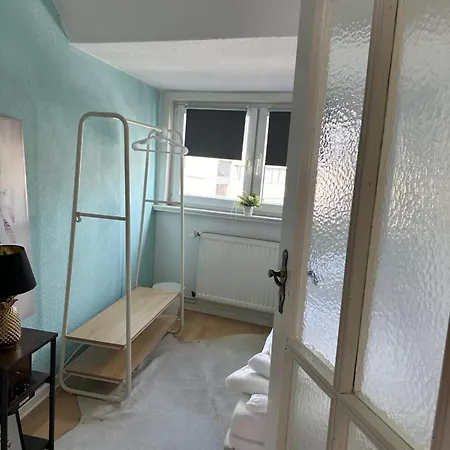 Gemuetliche Dachgeschosswohnung Хильдесхайм
